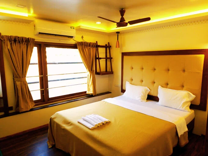 Night Stay - Venissa Houseboat